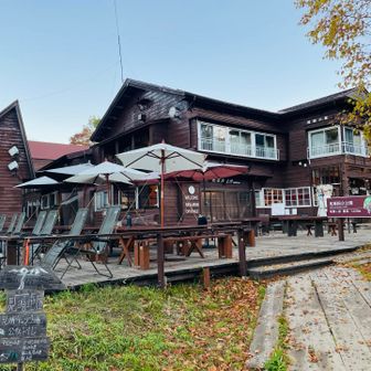 温泉♨️もあり、四畳半ほどの個室でゆっくり出来ました！