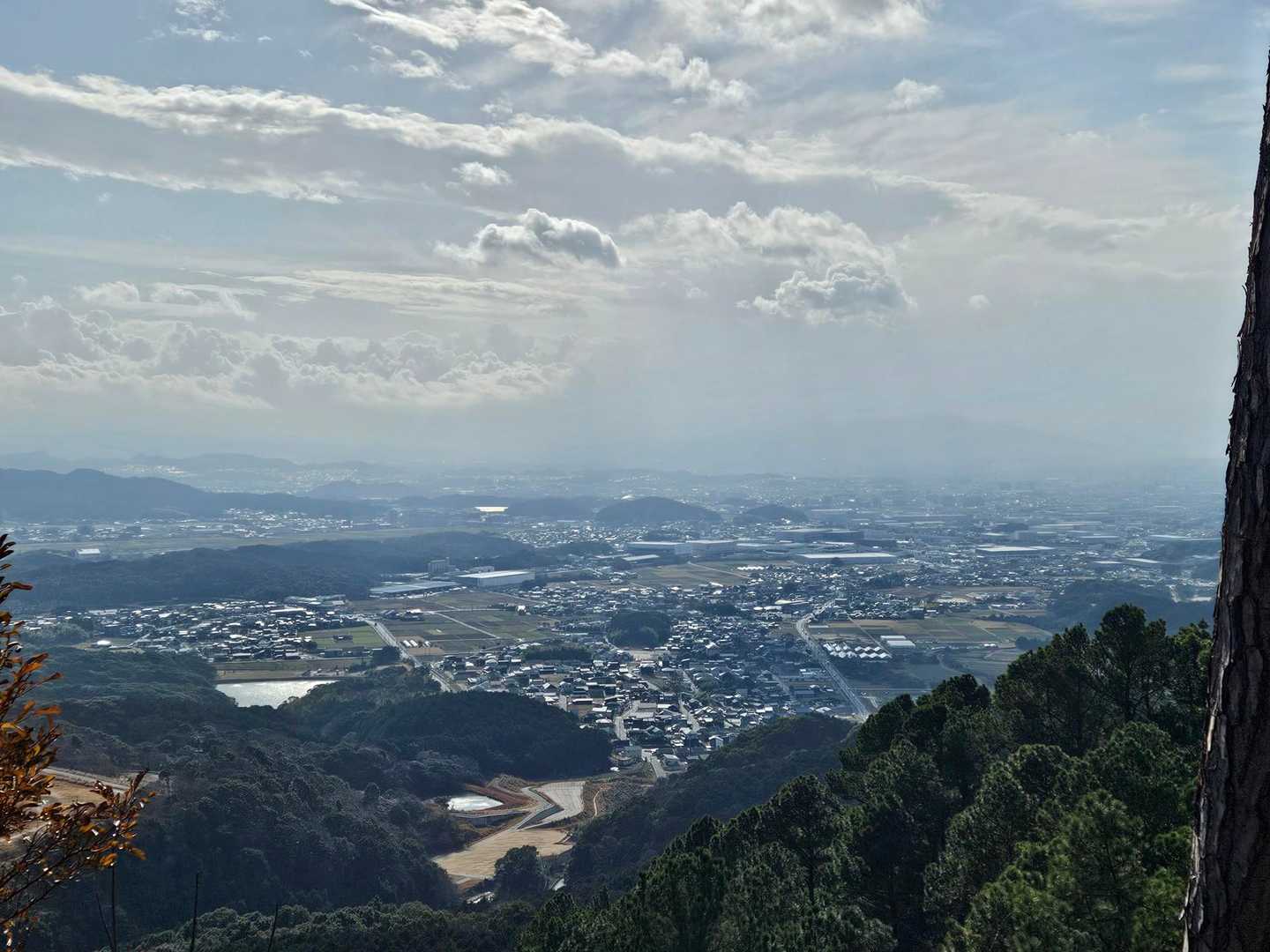 眺めも良いです。

風が強く、寒くなってきたので戻ります。