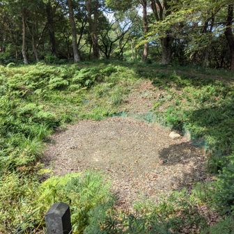 水が枯れることがないという伝説の鏡ヶ池が干上がってます😰