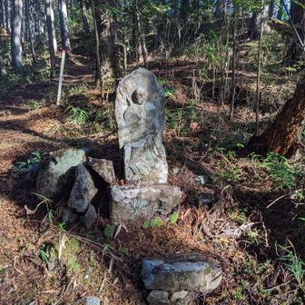 途中の石仏様