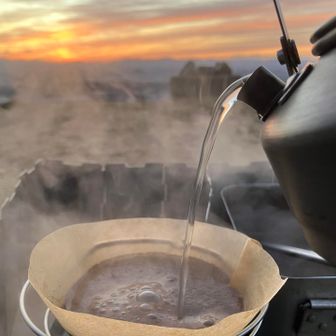 挽きたて豆で淹れるモーニングコーヒー