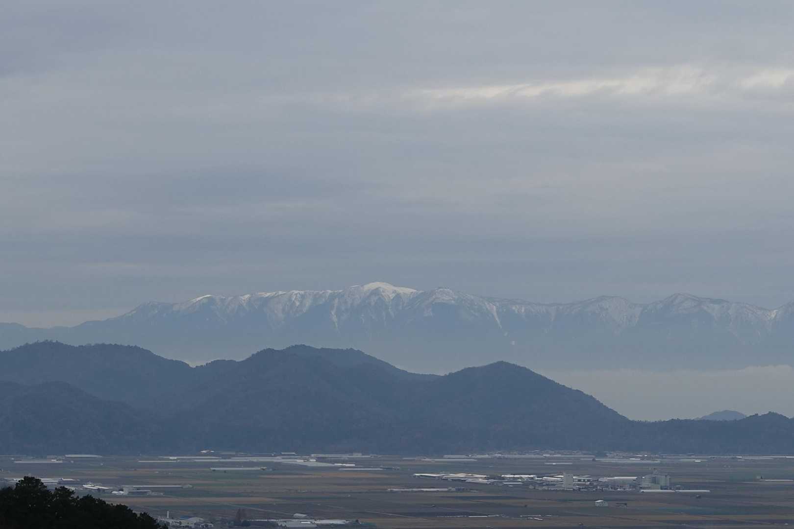登り切ったら琵琶湖が！
遠くに武奈ヶ岳❄✨