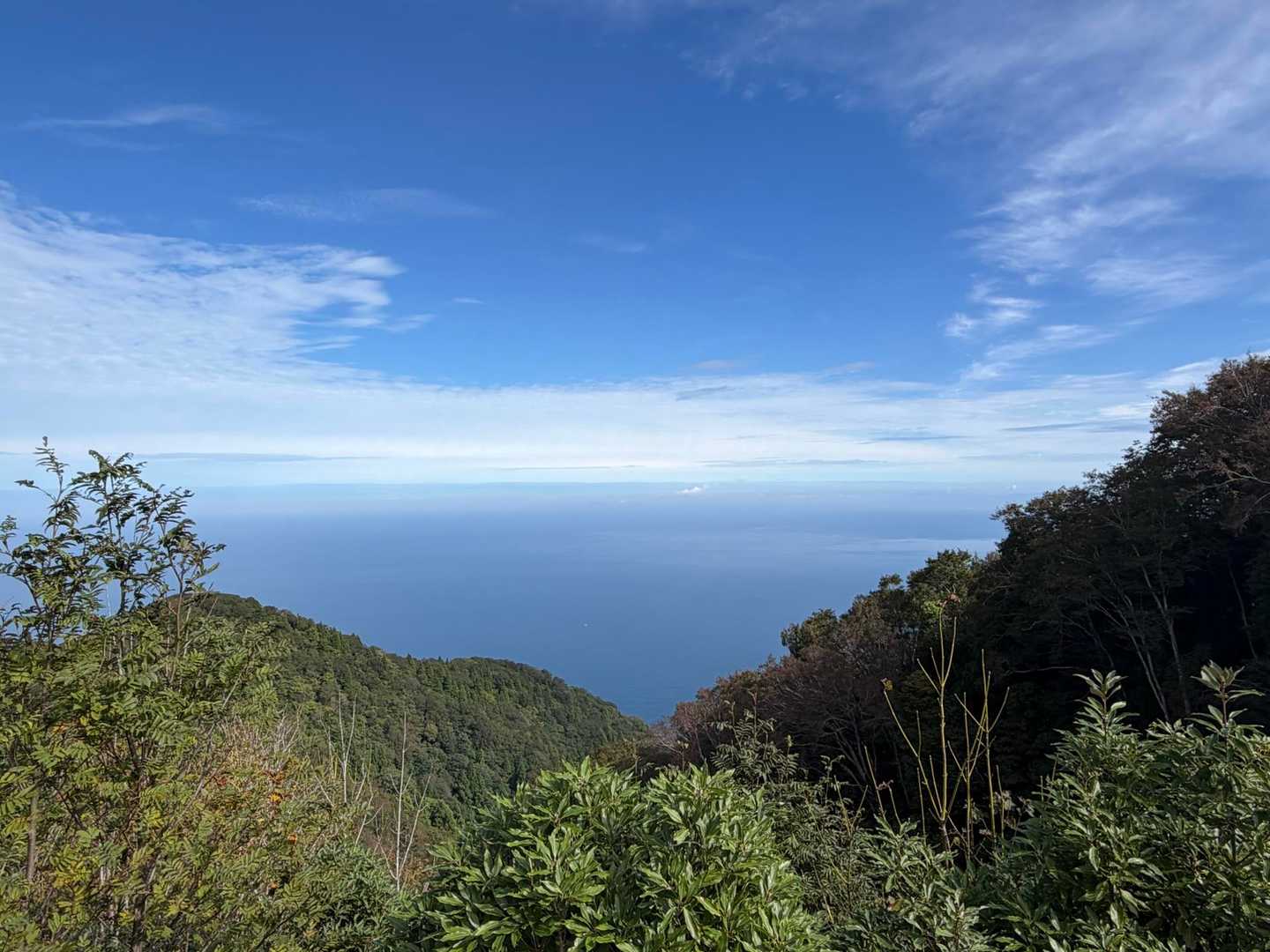 久須夜ヶ岳 | 山頂から海抜ゼロへ、遊覧船しか辿り着けない蘇洞門の大門・小門への写真