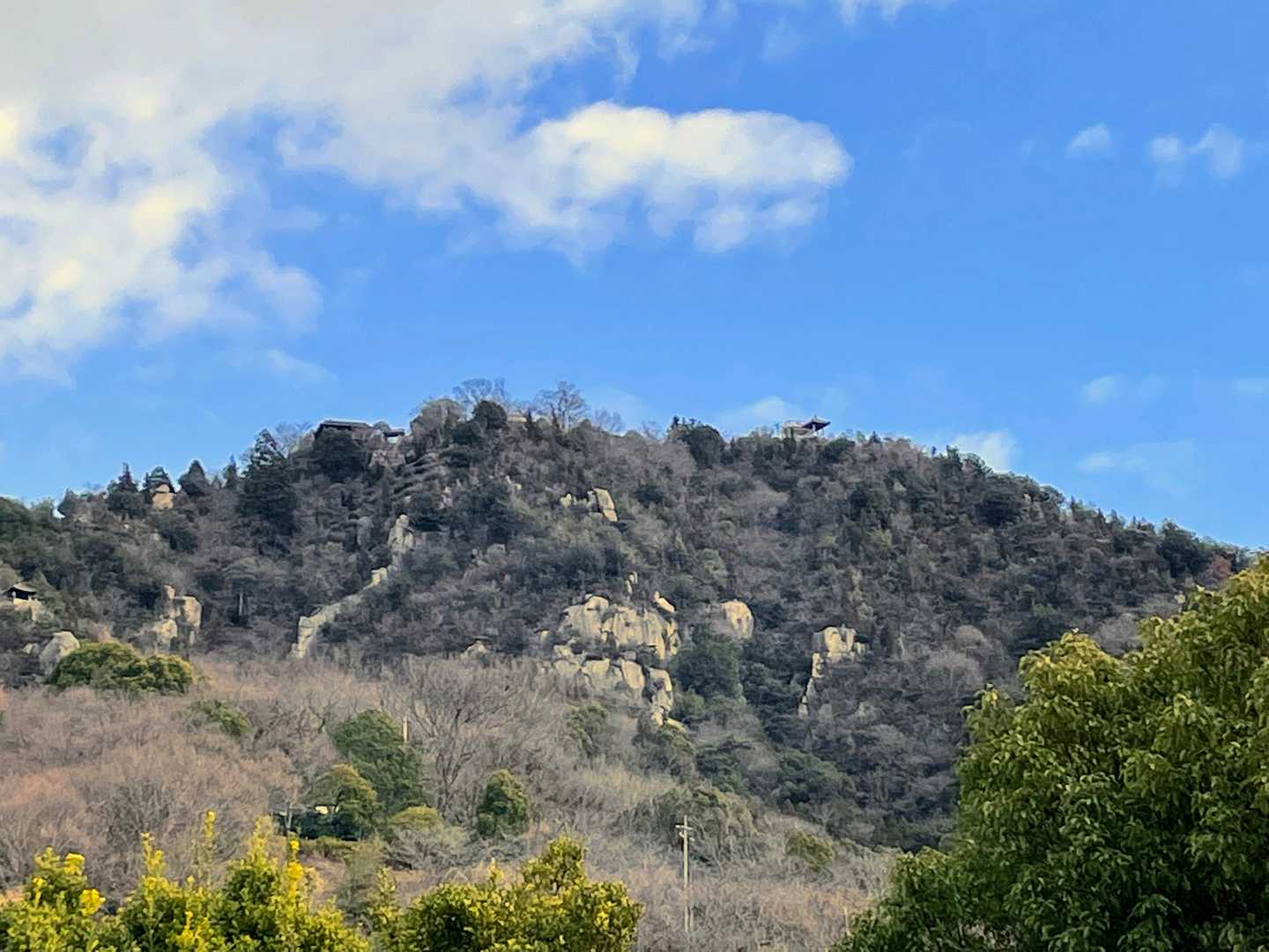 白滝山、意外と岩が目立ちます🎵