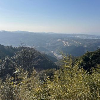 遠くに旗振山横尾山などが見えます？よくわからん