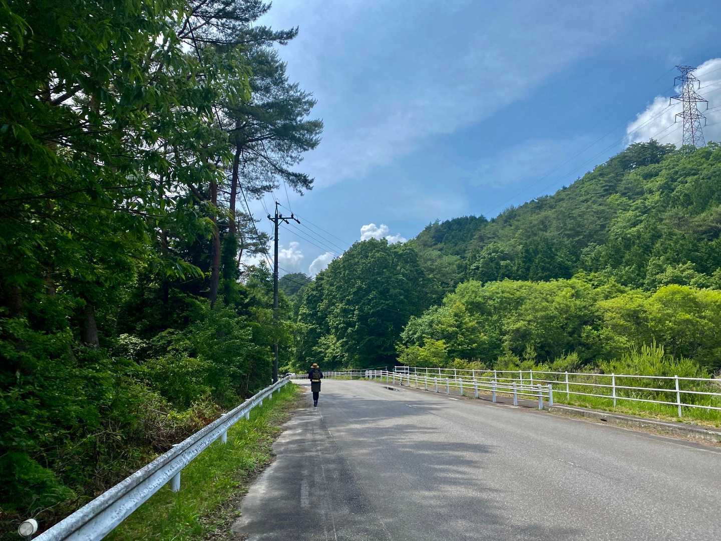 舗装路へ出ました