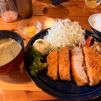 たぶん、私がお肉好きだからかもしれないけど、
今まで泊まった山小屋の中で、トップ3に入るくらい美味しかった。😋