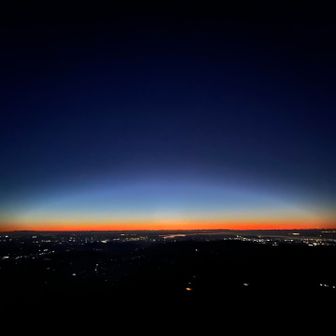 女体山山頂に柵が金曜日から設置されています
正月の安全確保用ですね
実は金曜日登ろうと朝途中まで来ましたが何と筑波山周辺は土砂降り☔️撤退しました💦
昼間は快晴☀️でしたが・・・