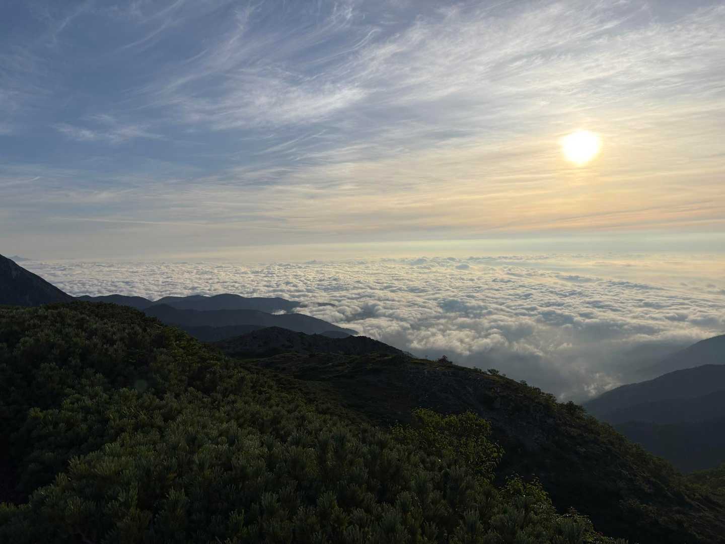 街は雲海の下