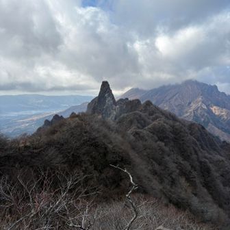 頂上のちょっと手前から天狗峰😍