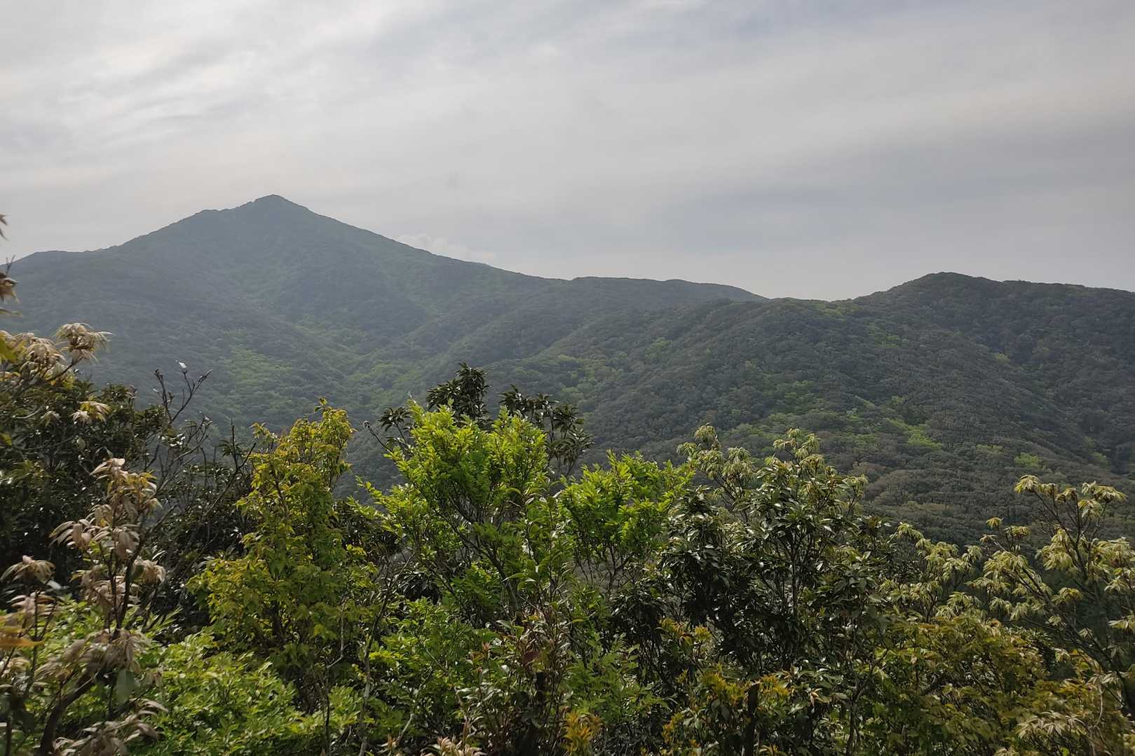 まずは金山を目指します。