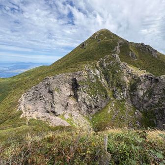 岩木山の方は荒々しいです