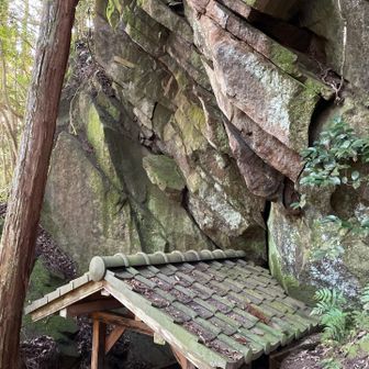 奥が行場の様です