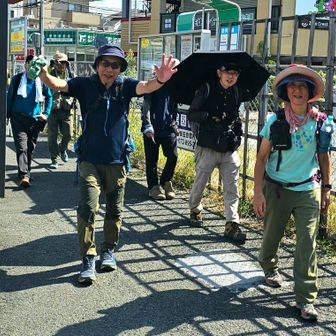 暑い暑い道を歩いて星田駅に帰ってきた
なんと上＊さん、全く堪えていない、元気そうだ。