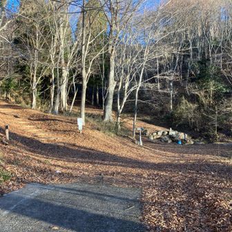 左から登って右から下りてきてます