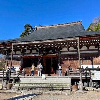 本殿で参拝して🙏