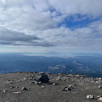 広〜い山頂、360度の絶景〜✨