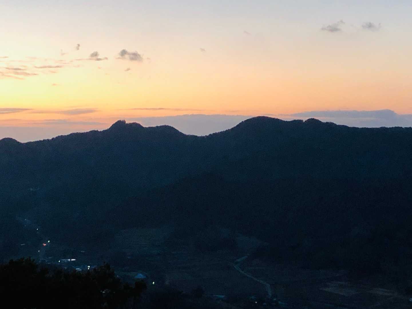 登っていくと、どんどん明るくなっていきます♪