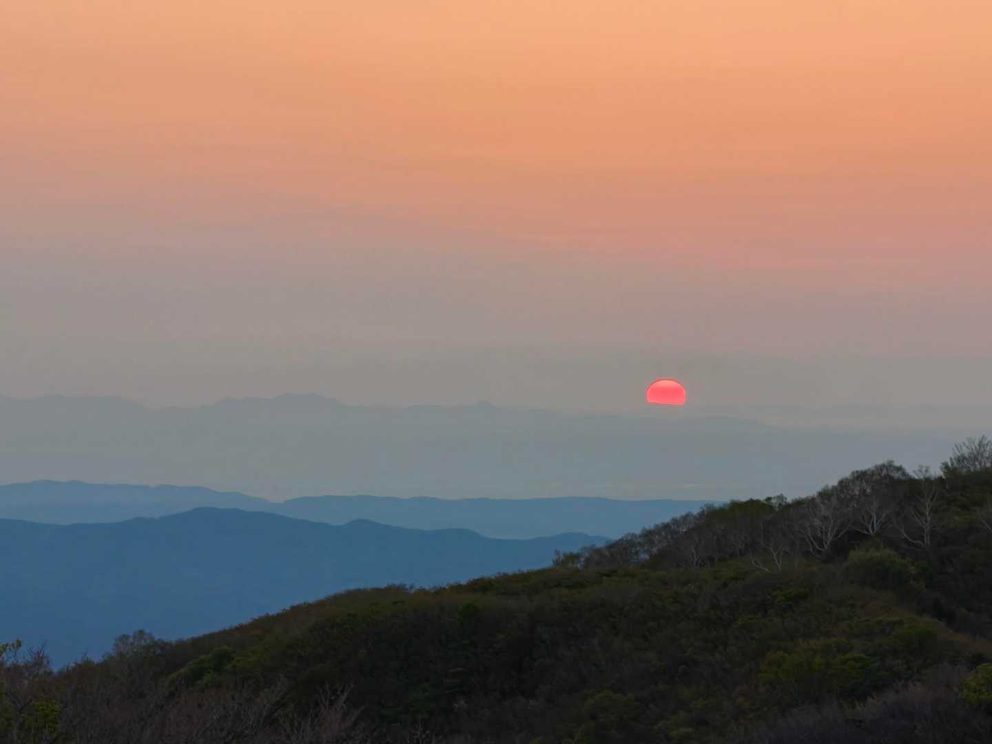 真っ赤な太陽おはようSUN