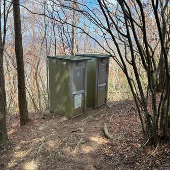 山頂にトイレが👍