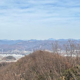 からの景色
手前は茶臼山