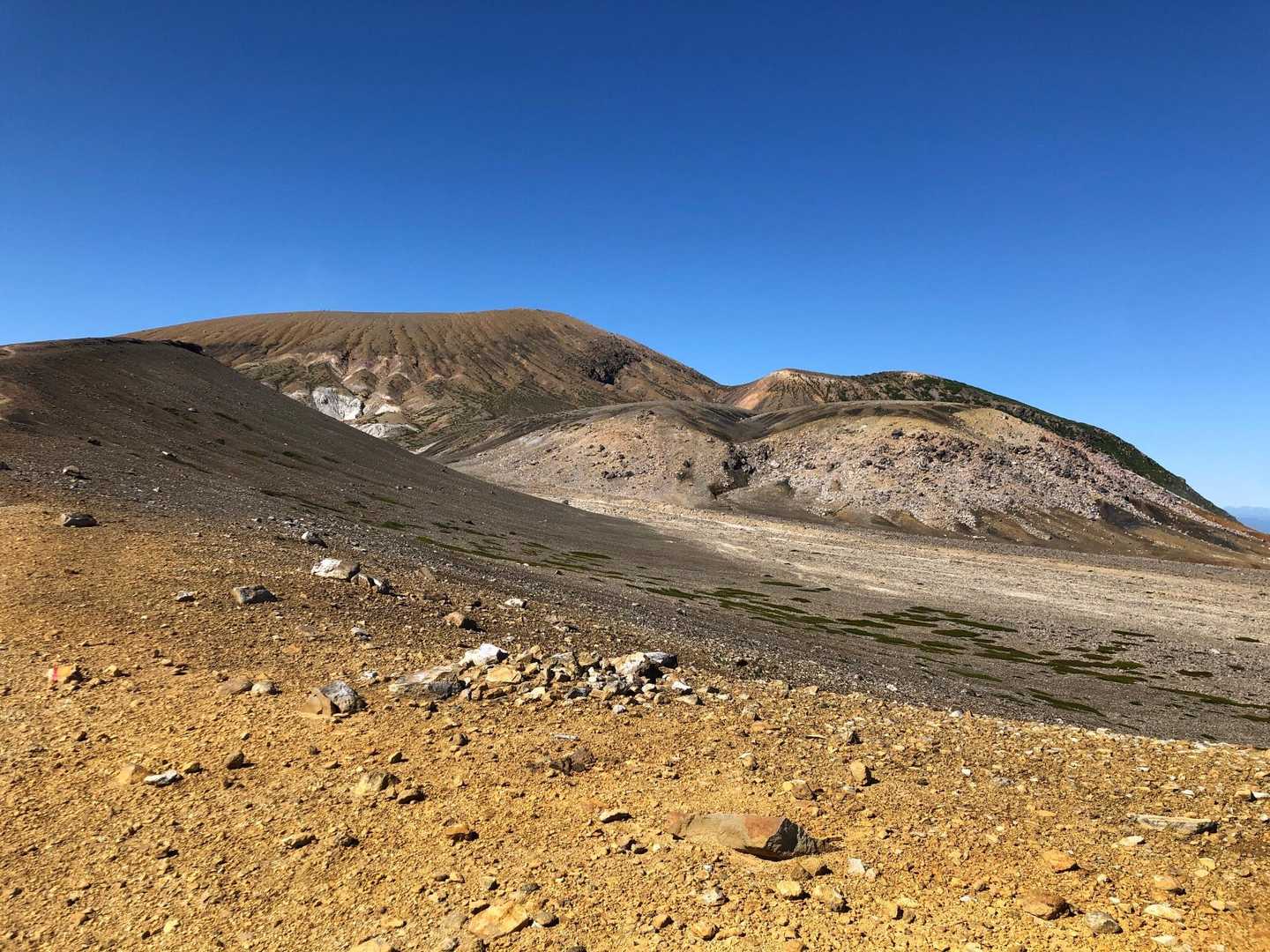 雌阿寒岳頂上