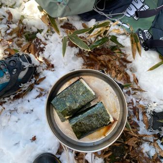 山頂で餅焼いて喰らう