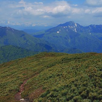 ニペソツの存在感と
忠別〜トムラウシにかけての北海道アルプス🏔️