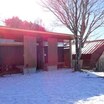 綺麗な暖かい🚻 女性用3室
冬季なのに使用出来て、ありがたいです🙏
手洗い🚰は出ません❌️