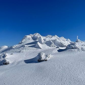 青空に凡天岩💙🪨🫧