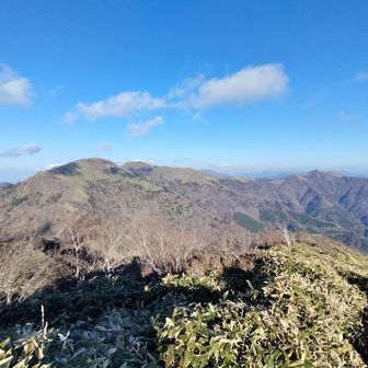 笹ヶ峰方面
愛媛はステキな山があり過ぎる👏👏👏
あっちもまた行ってみよ🎶