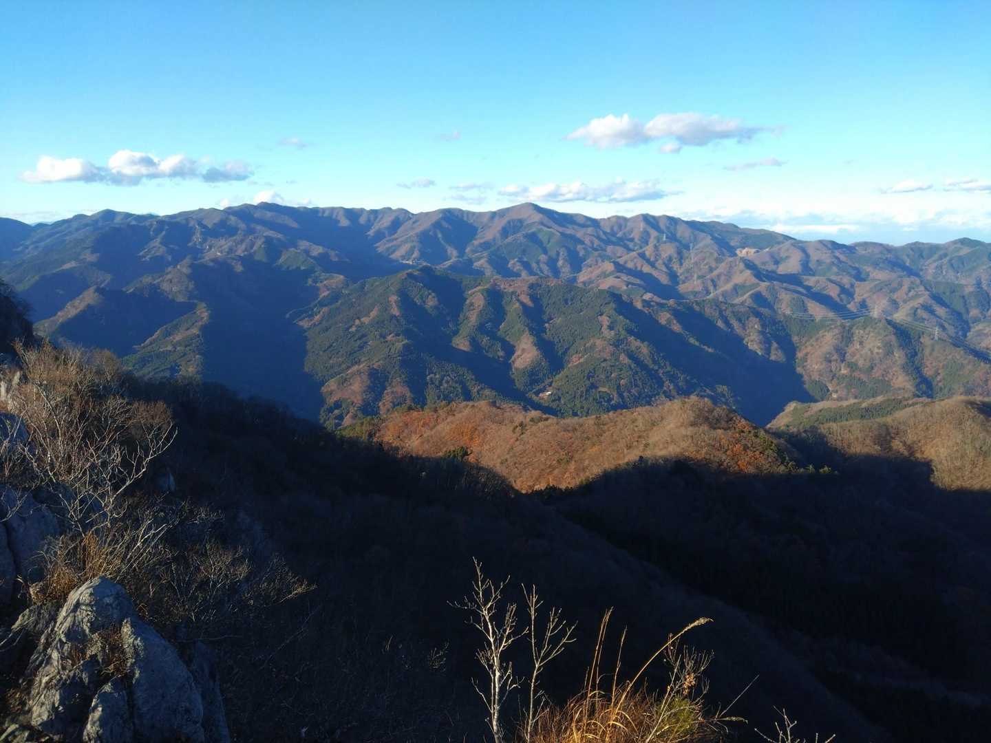 山並みが綺麗ですが山名が分からない〜