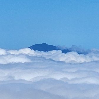 辛うじて見えました
根子岳―四阿山