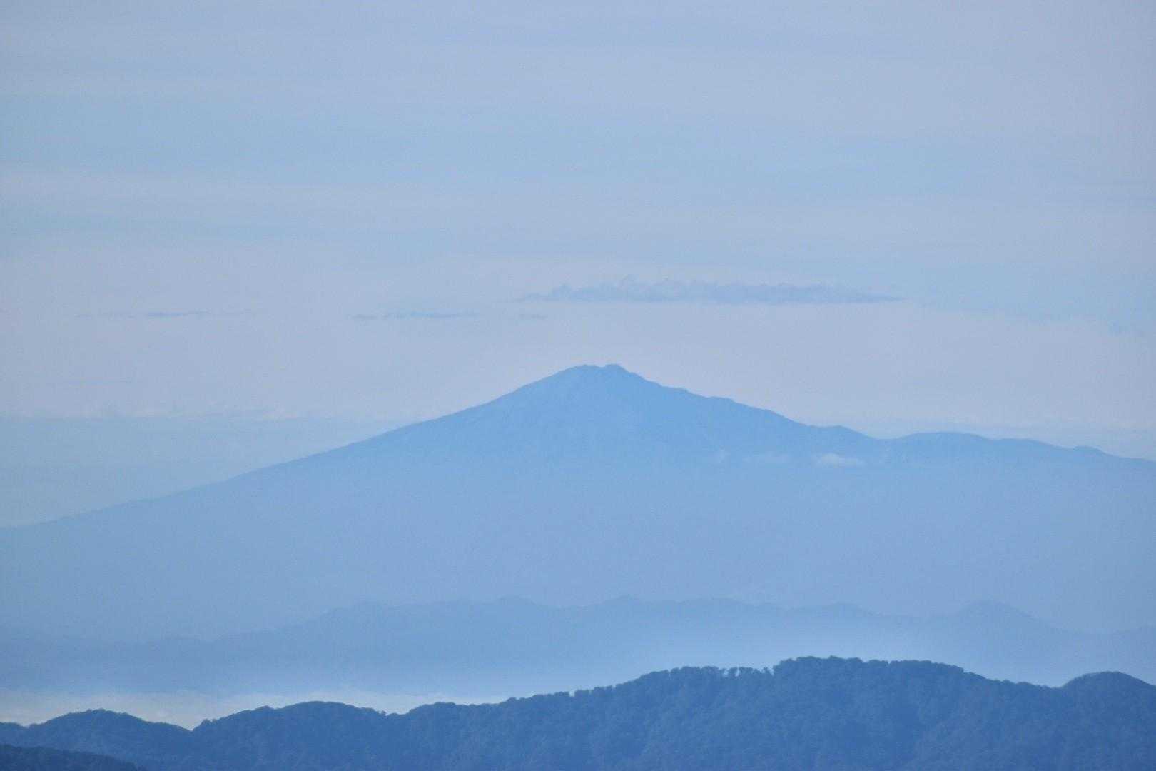 鳥海山🗻