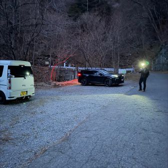 上落合登山口駐車場🅿️10台弱駐車可能🉑スマホ📱ナイトモードなので実際にはもっと暗かったです。