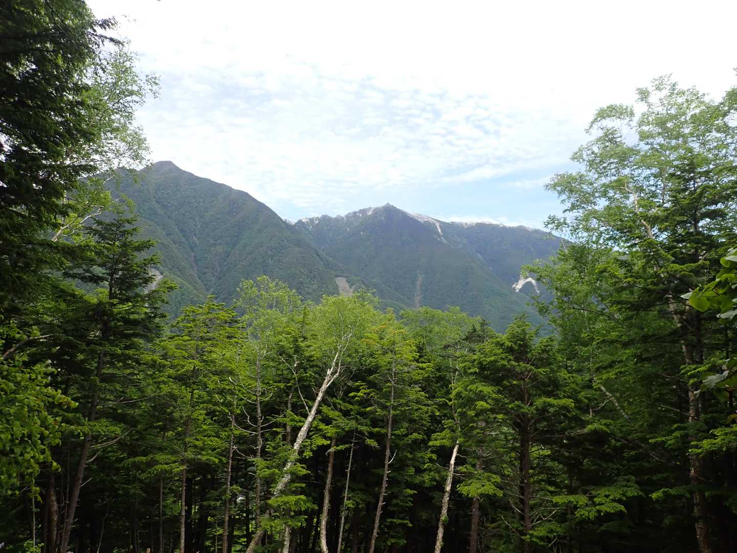 休憩ポイントもいくつもあり助かります。
疲れないように休憩とりながらゆっくり下山。