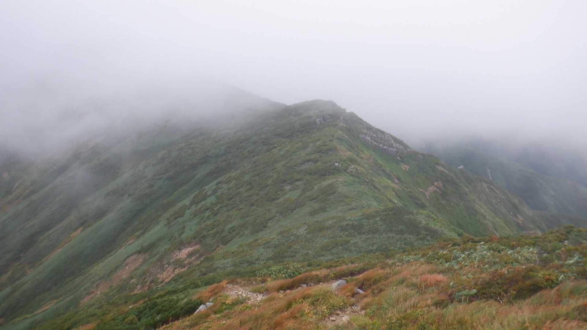 清太岩山-ユーフン山-竜門山-西朝日岳-大朝日岳-小朝日岳 周回コースの写真