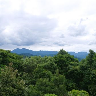 展望台からの展望、英彦山～斫石峠方面