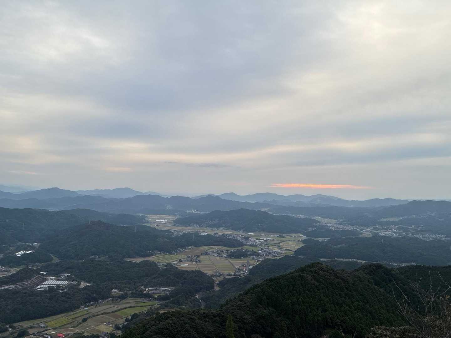 朝日見えず‥