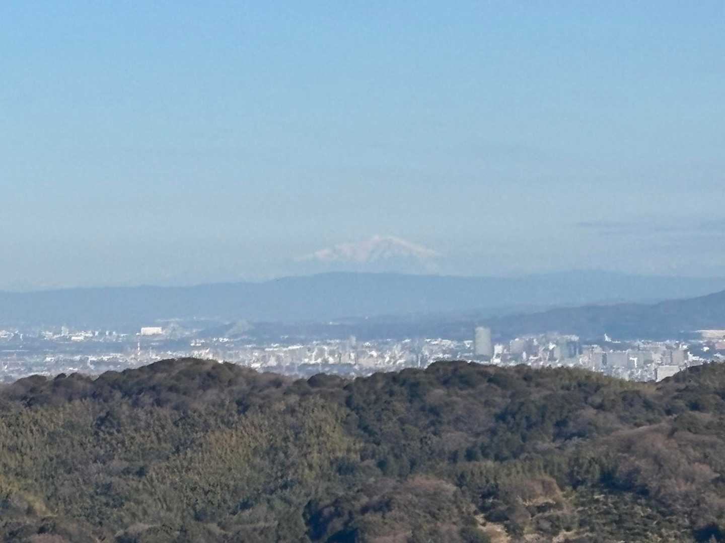 展望台より、噴火レベル2御嶽山
今年登りたいと思ってるんですが…