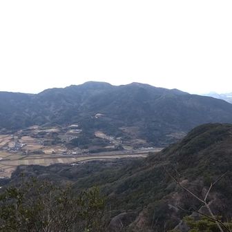 山頂を通り過ぎた所に展望所があります