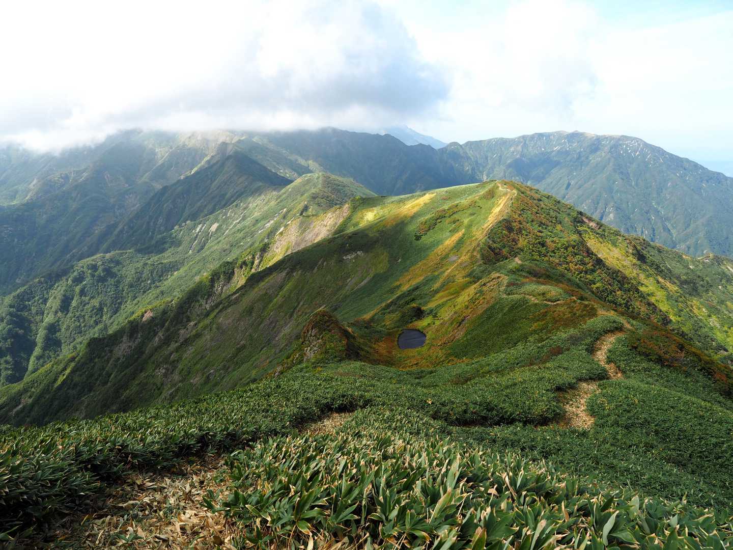 時間なので下山します
下山しながら景色を楽しむ事にします