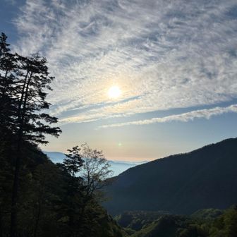 太陽は登っちゃってますが、早朝の神秘的な空気が漂ってました