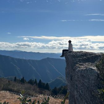 外に出れば、映えスポットで
黄昏る😎