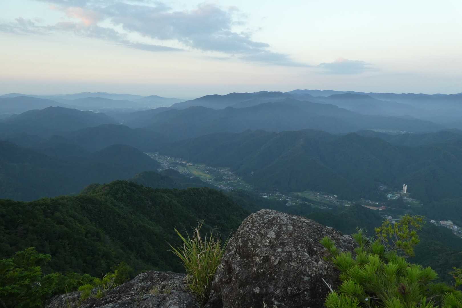 瀬戸岩に登って絶景を楽しむ