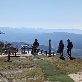 心地よい風に吹かれた後、下山です