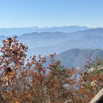 白峰三山😊かすんでる〜黄砂か😰