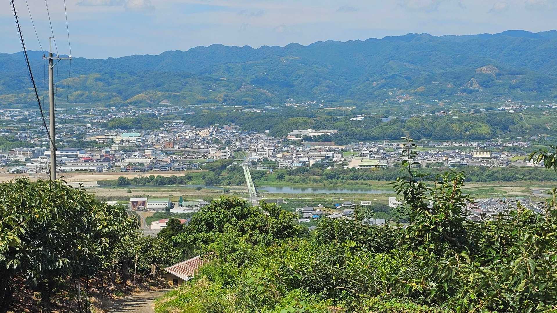 遠くに見える橋を見ながら、あそこまでいかなあかんのかぁ。。。って、ちょっとテンションダウン