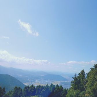 下山あるあるなのですが😅下山の十坊山の山頂⛰️晴れました⭐
晴れの登山はやっぱり🌞気持ちイイ⭐⭐気分あがってきました😆