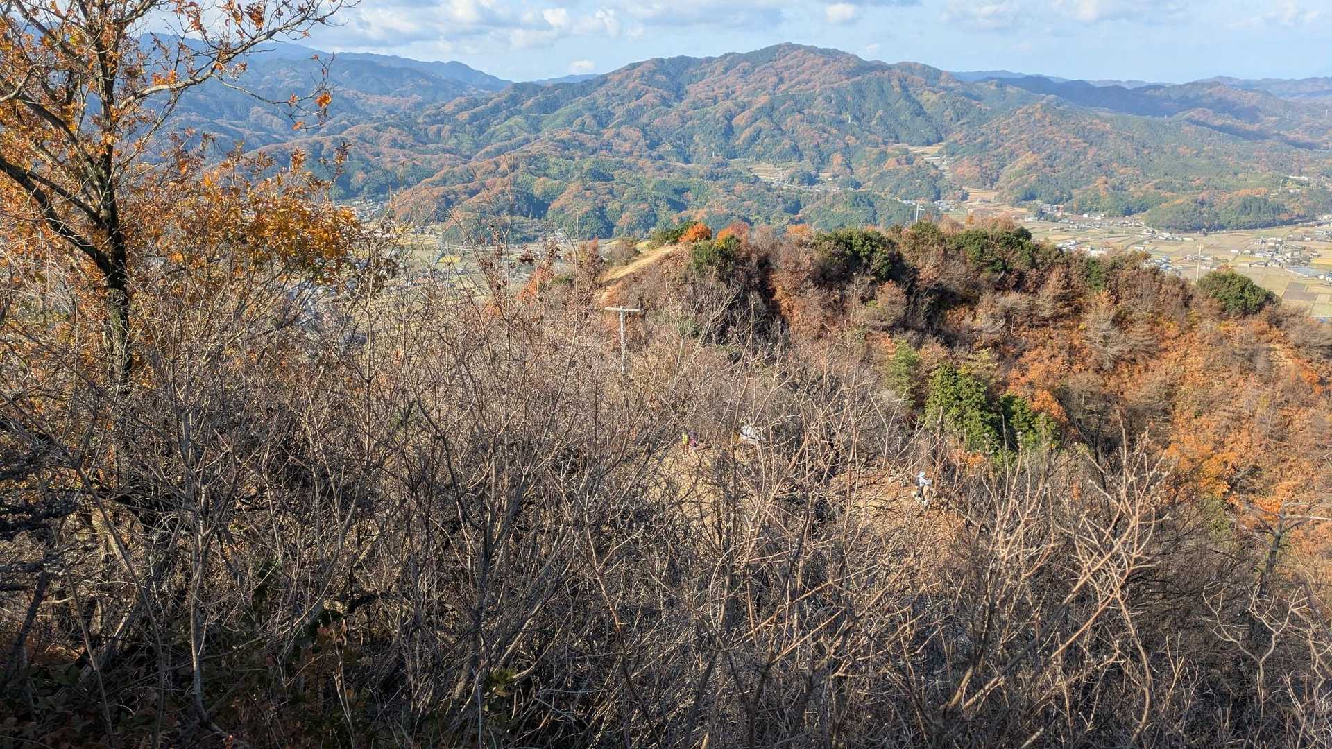 下の広場までてくてくさんがどの辺まで来てるか情報収集と見に行ってみます😙
そしててくてくさんを待ってたら観音堂の方から見覚えのある方達が降りてきて😙😂初めましての方々もお会いして挨拶代わりにダジャレを披露して😙ちょっとスベルクリン反応でかけてましたが😂